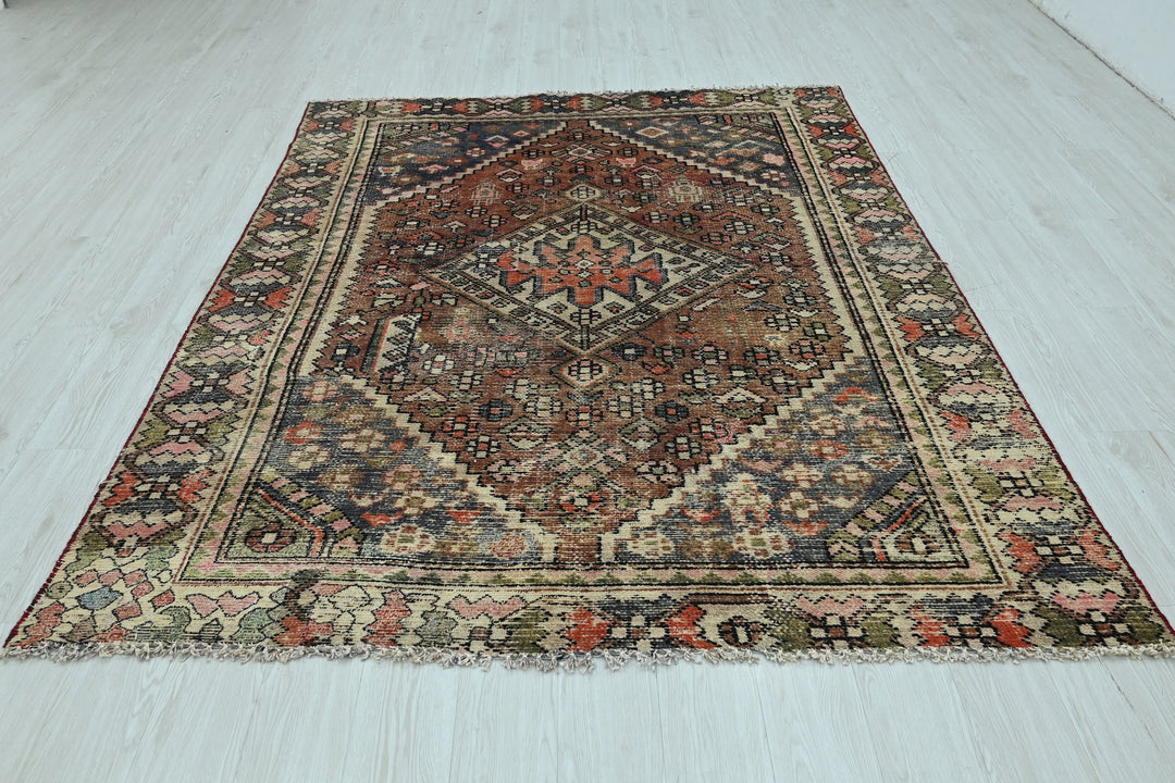 brown Medium rug 6' 0" x 8' 0"