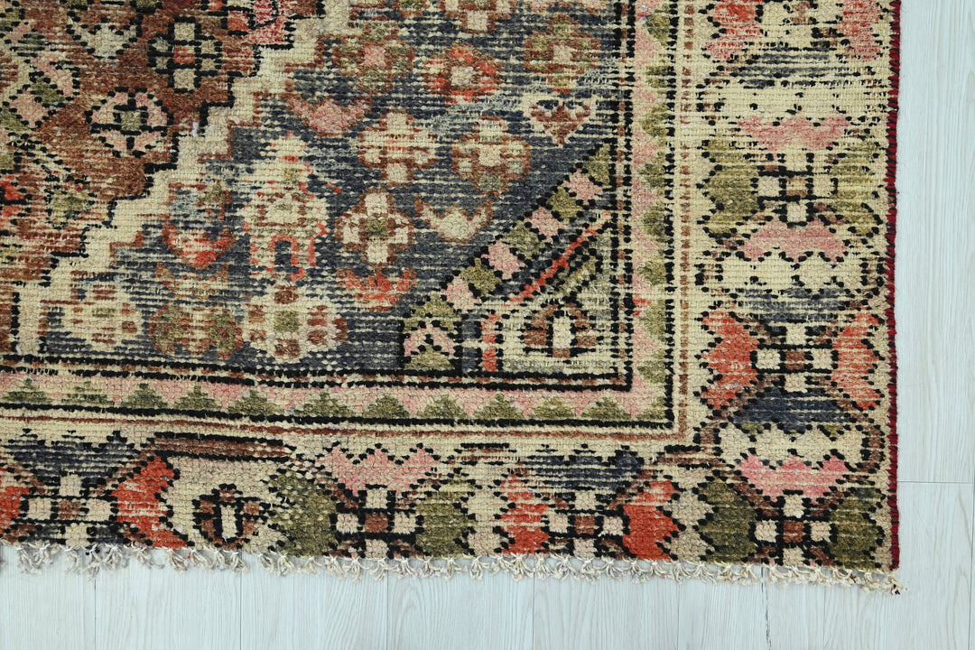 brown Medium rug 6' 0" x 8' 0"