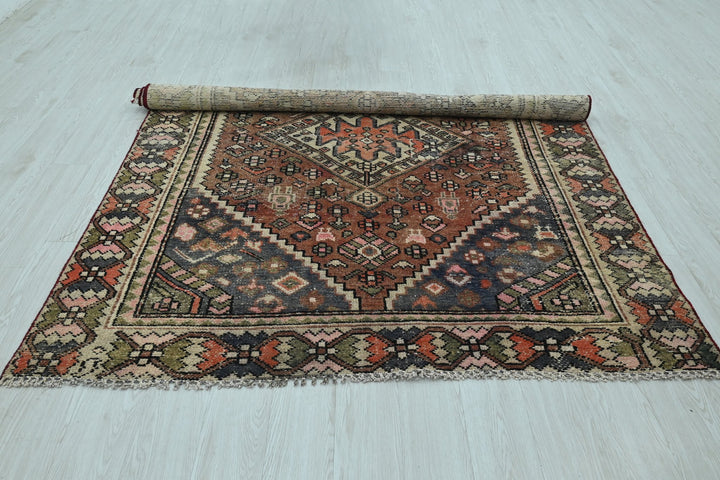 brown Medium rug 6' 0" x 8' 0"