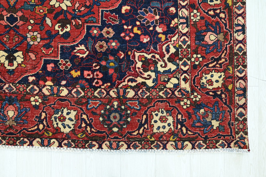 red Large rug 6' 9" x 9' 10"