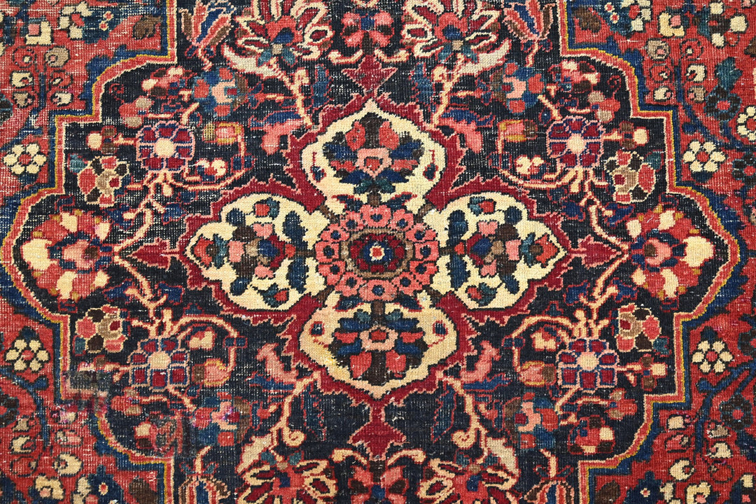 red Large rug 6' 9" x 9' 10"