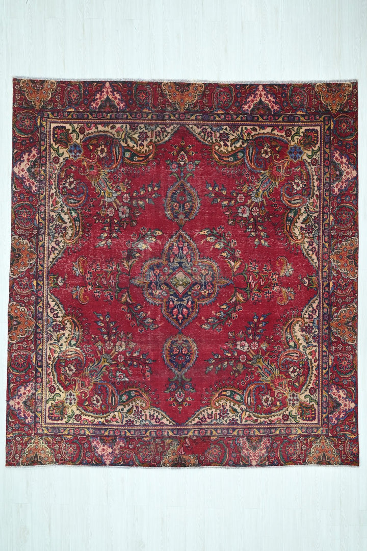 red Oversized rug 8' 10" x 9' 4"