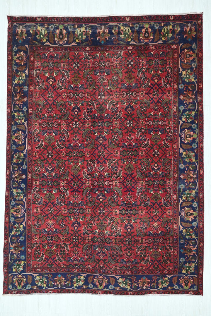 red Large rug 7' 5" x 9' 11"