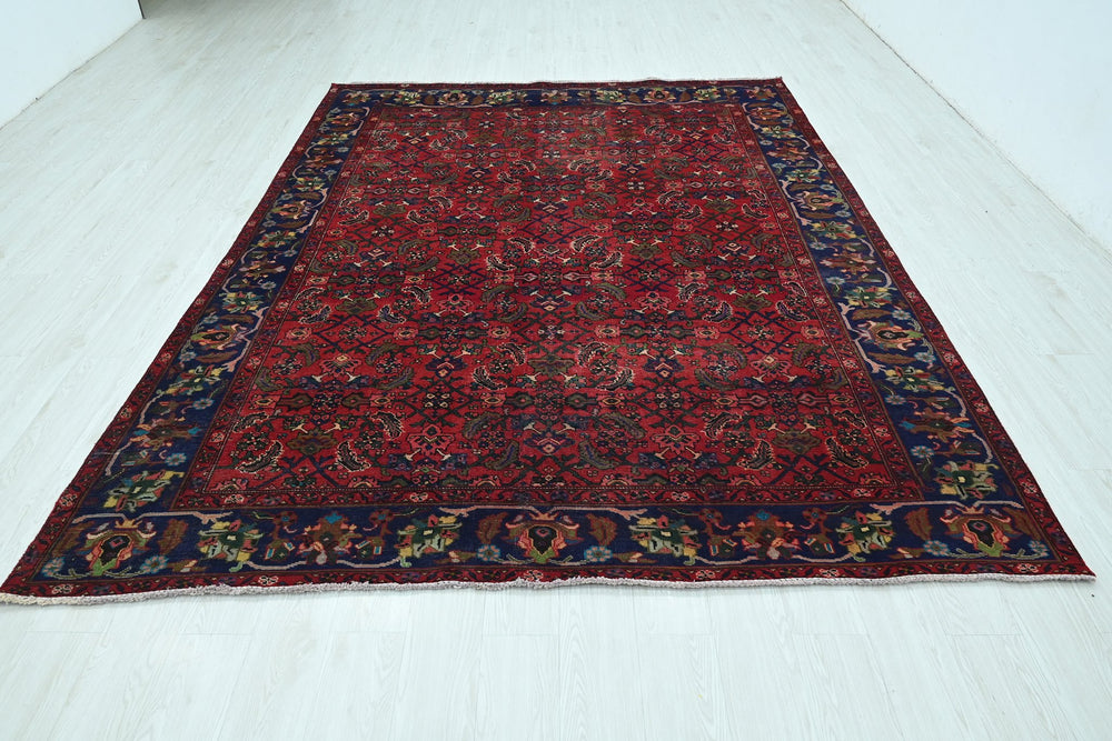 red Large rug 7' 5" x 9' 11"