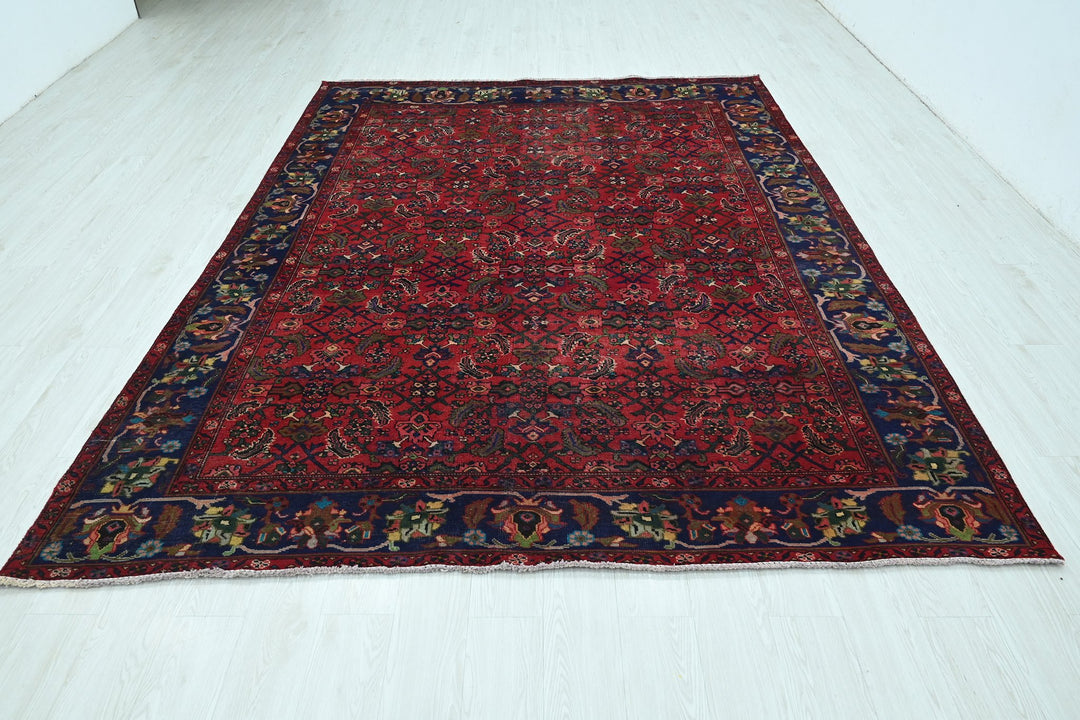 red Large rug 7' 5" x 9' 11"