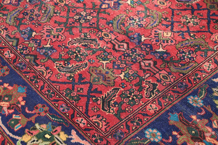 red Large rug 7' 5" x 9' 11"