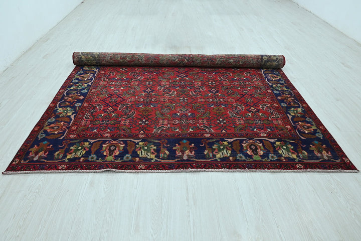 red Large rug 7' 5" x 9' 11"