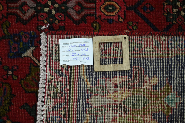 red Large rug 7' 5" x 9' 11"