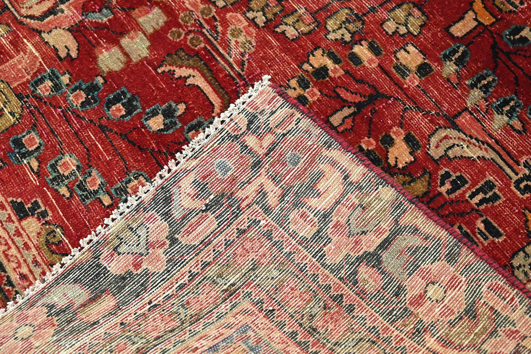 red Large rug 6' 7" x 9' 10"
