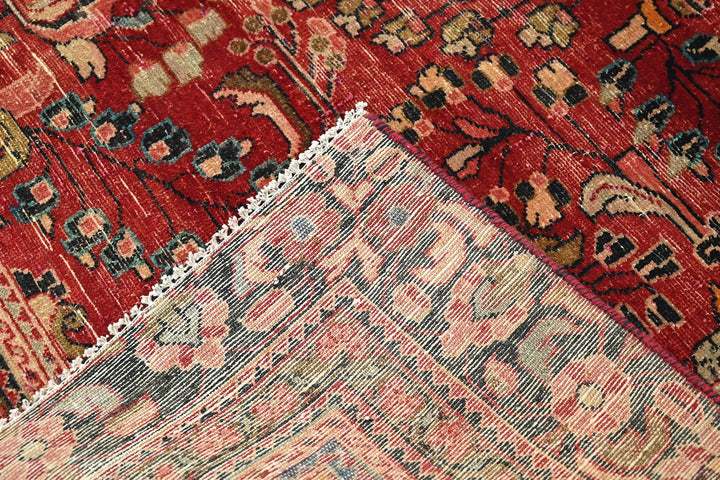 red Large rug 6' 7" x 9' 10"