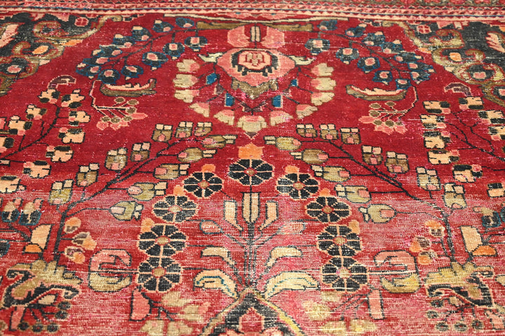 red Large rug 6' 7" x 9' 10"