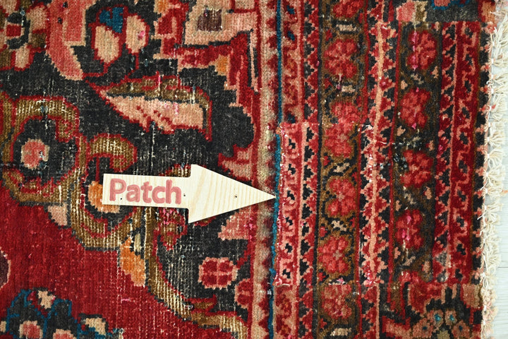 red Large rug 6' 7" x 9' 10"