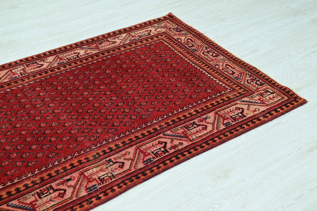 red Runner rug 3' 6" x 9' 9"