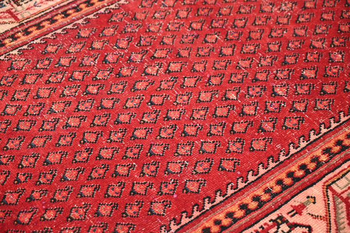 red Runner rug 3' 6" x 9' 9"