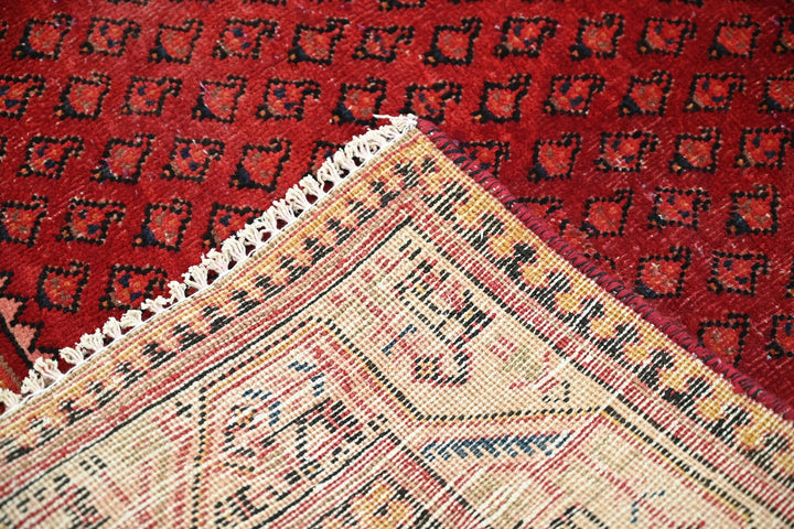 red Runner rug 3' 6" x 9' 9"