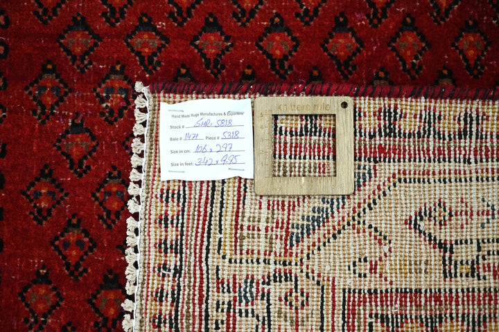 red Runner rug 3' 6" x 9' 9"