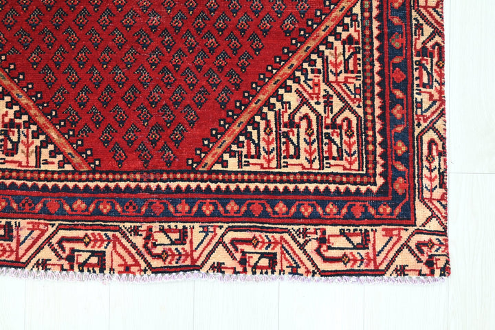 red Accent rug 3' 7" x 6' 5"