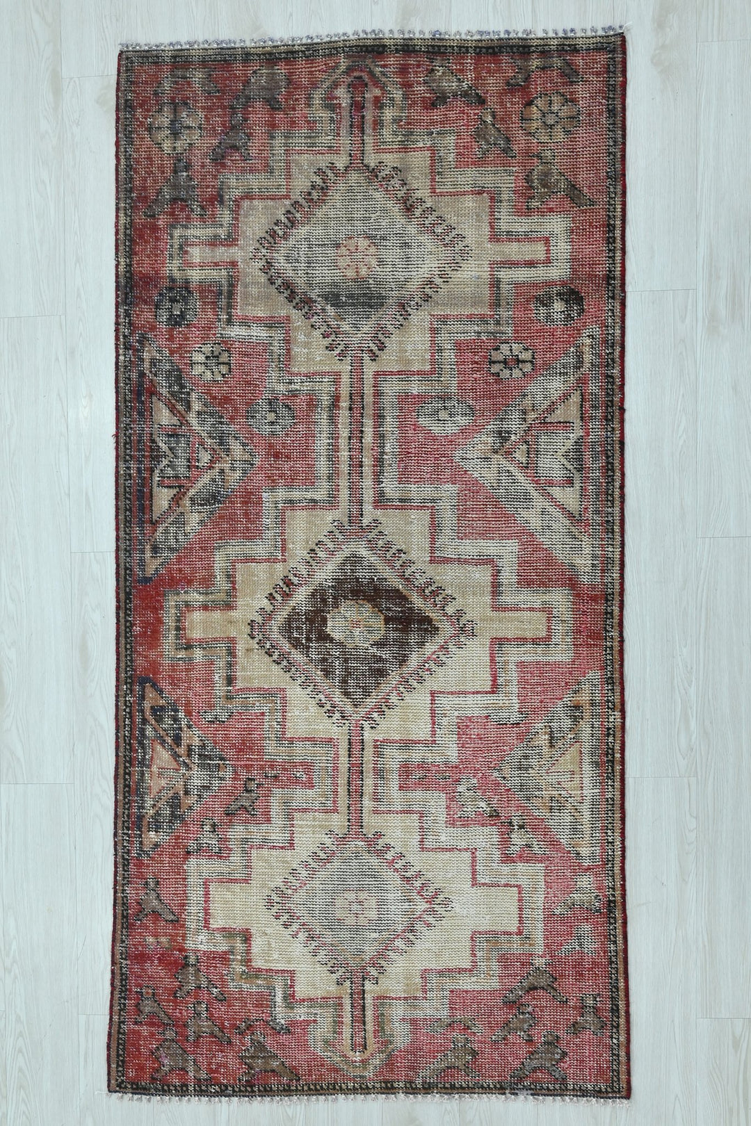red Medium rug 3' 2" x 6' 7"