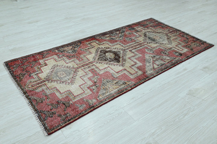 red Medium rug 3' 2" x 6' 7"