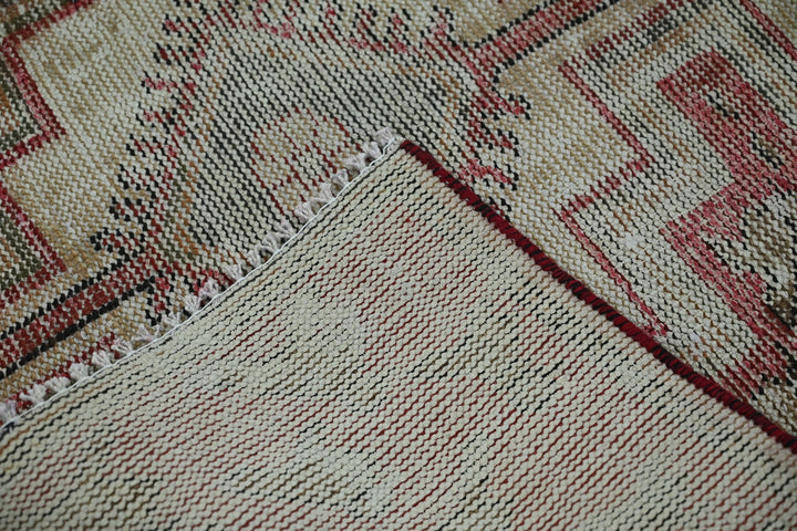 red Medium rug 3' 2" x 6' 7"