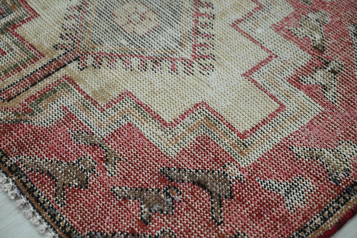red Medium rug 3' 2" x 6' 7"