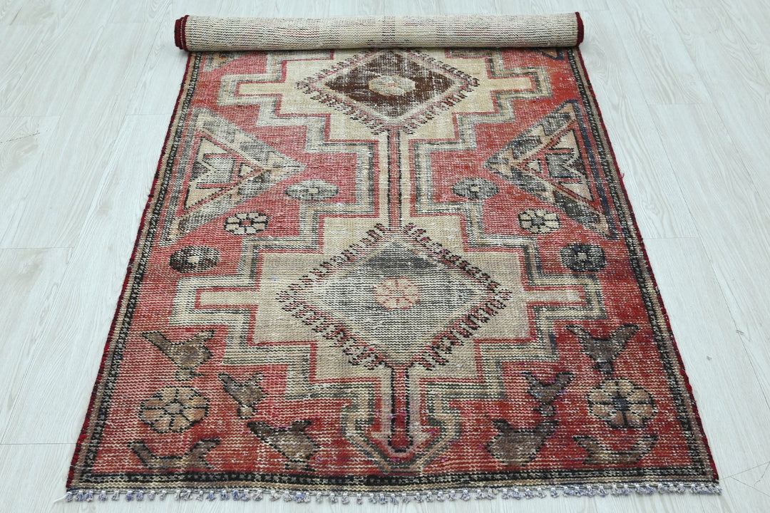 red Medium rug 3' 2" x 6' 7"