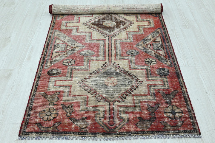 red Medium rug 3' 2" x 6' 7"