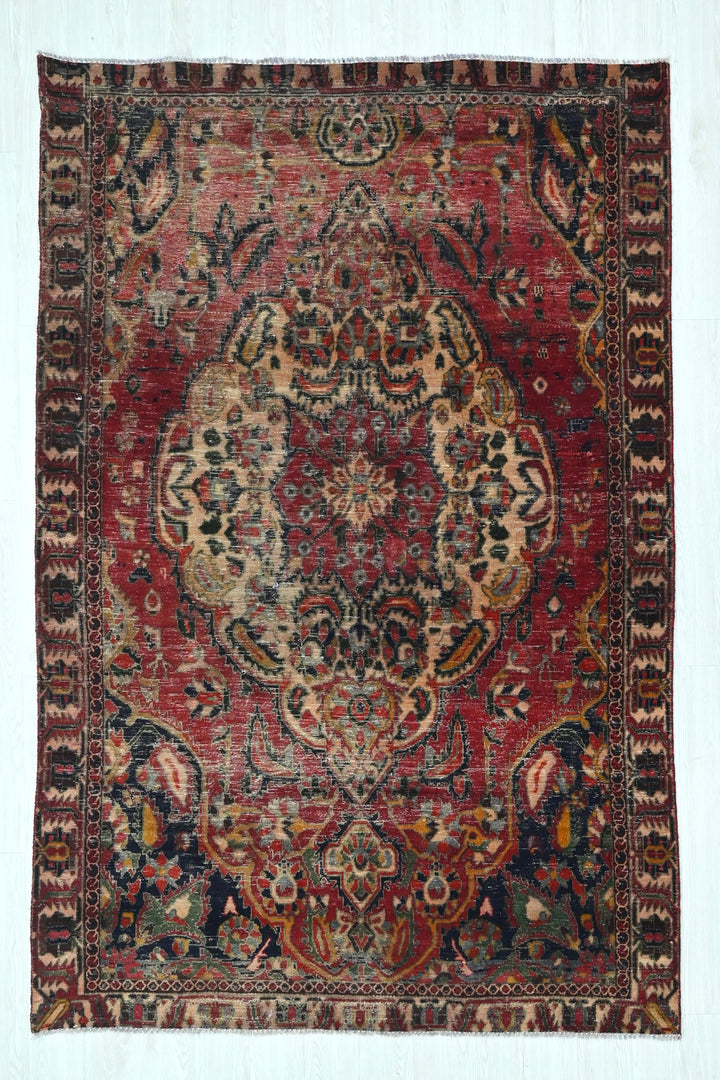 red Medium rug 5' 10" x 8' 3"