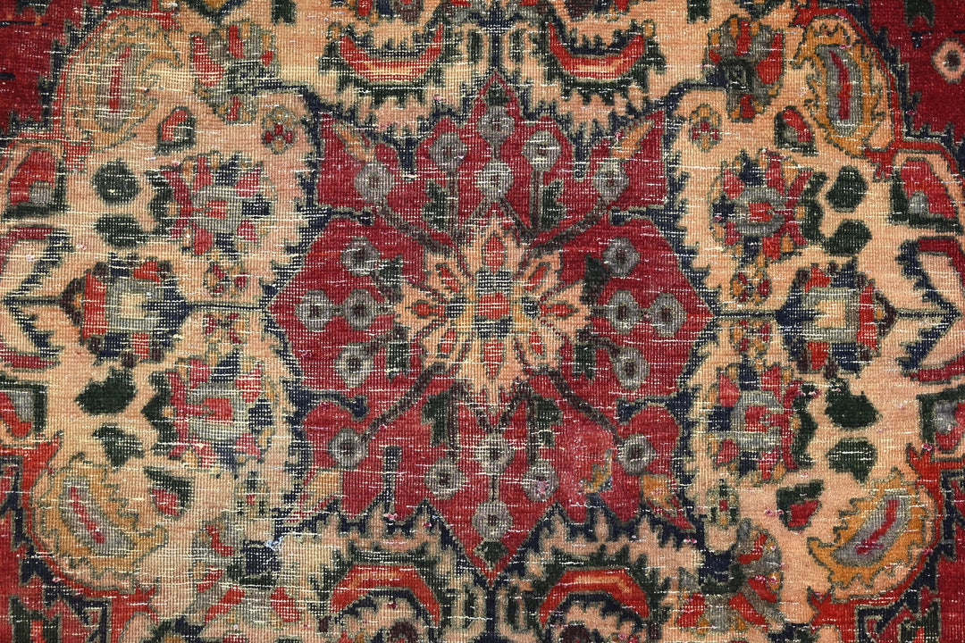 red Medium rug 5' 10" x 8' 3"