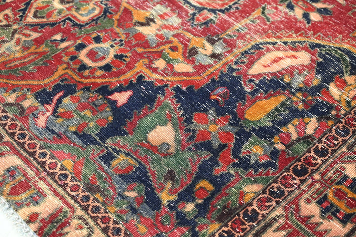 red Medium rug 5' 10" x 8' 3"