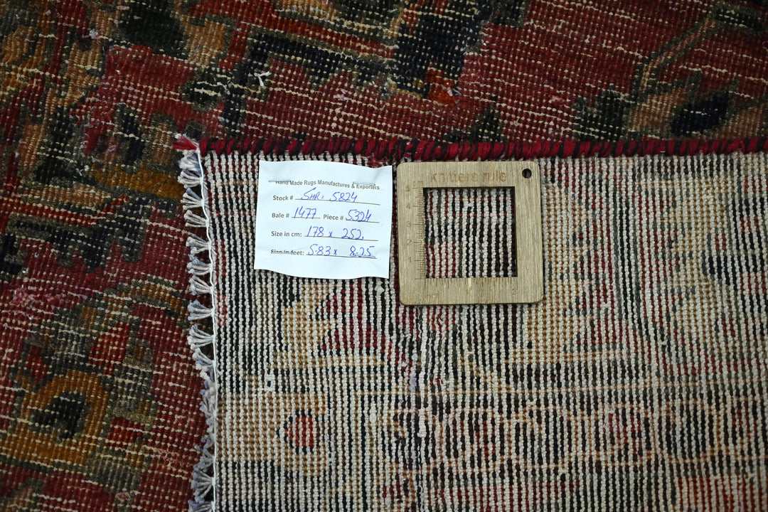 red Medium rug 5' 10" x 8' 3"