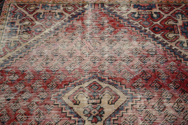 red Accent rug 3' 9" x 6' 4"