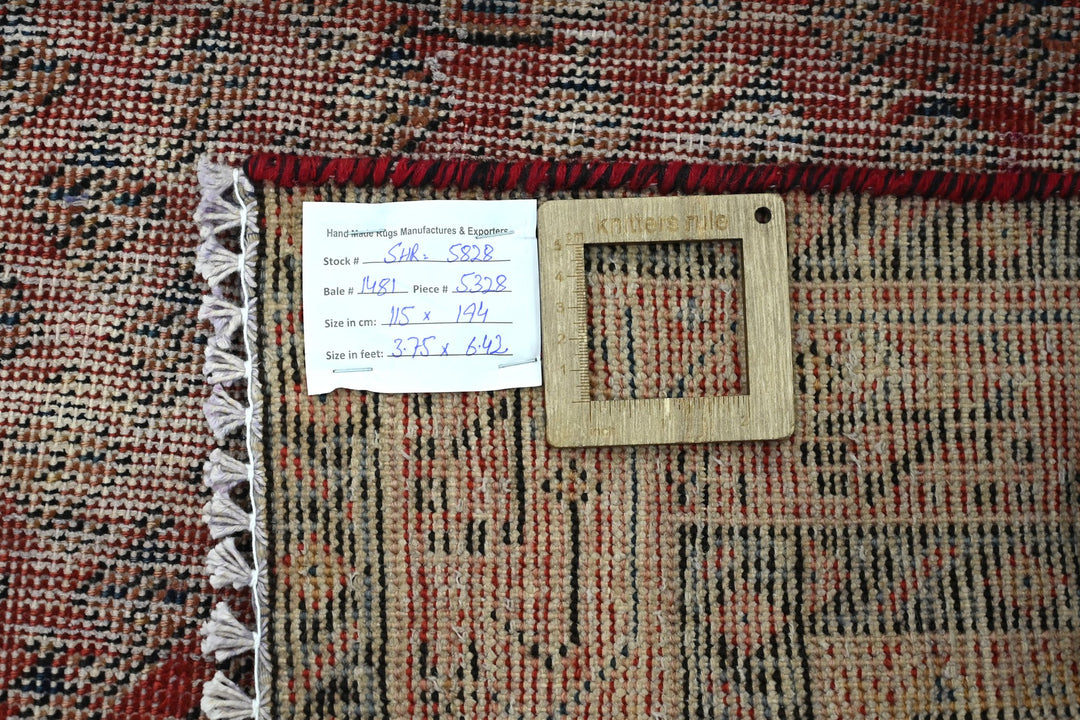 red Accent rug 3' 9" x 6' 4"