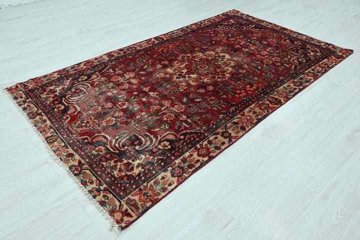 red Medium rug 4' 5" x 7' 9"