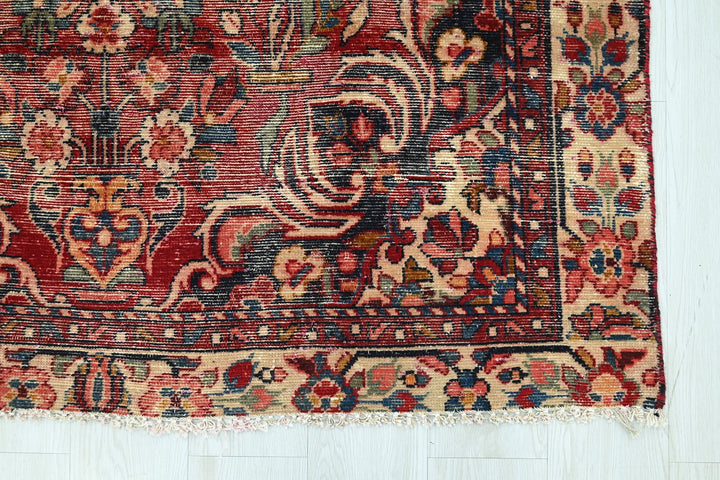 red Medium rug 4' 5" x 7' 9"