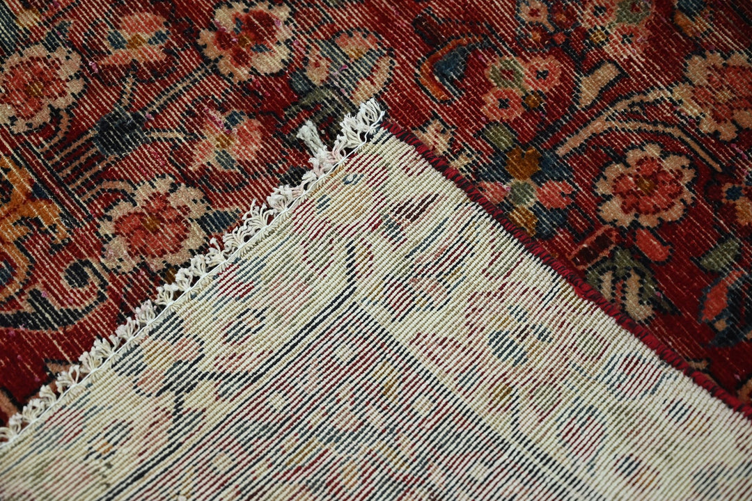 red Medium rug 4' 5" x 7' 9"