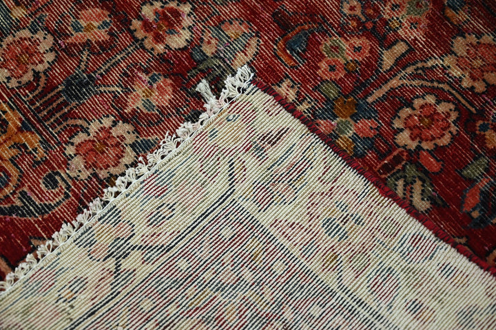 red Medium rug 4' 5" x 7' 9"