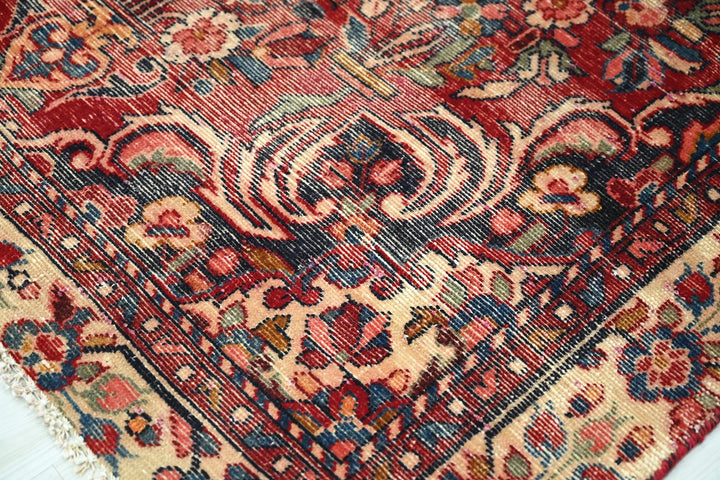 red Medium rug 4' 5" x 7' 9"