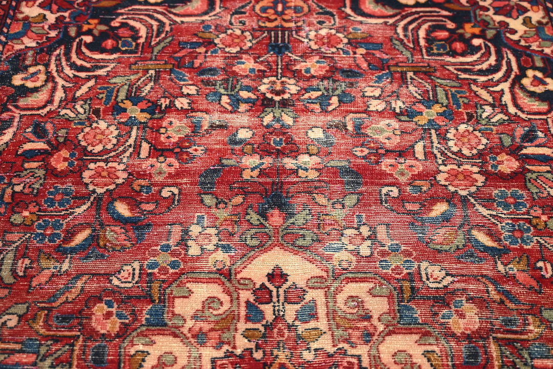 red Medium rug 4' 5" x 7' 9"