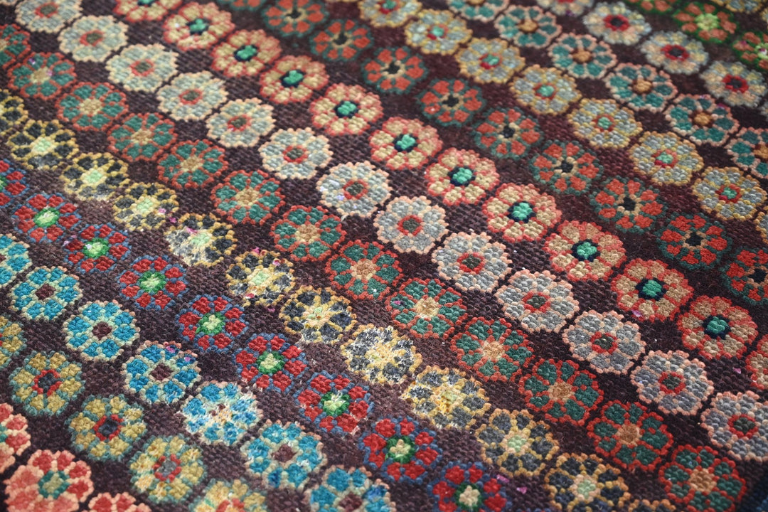 red Runner rug 2' 10" x 8' 7"