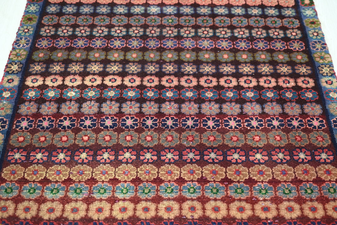 red Runner rug 2' 10" x 8' 7"