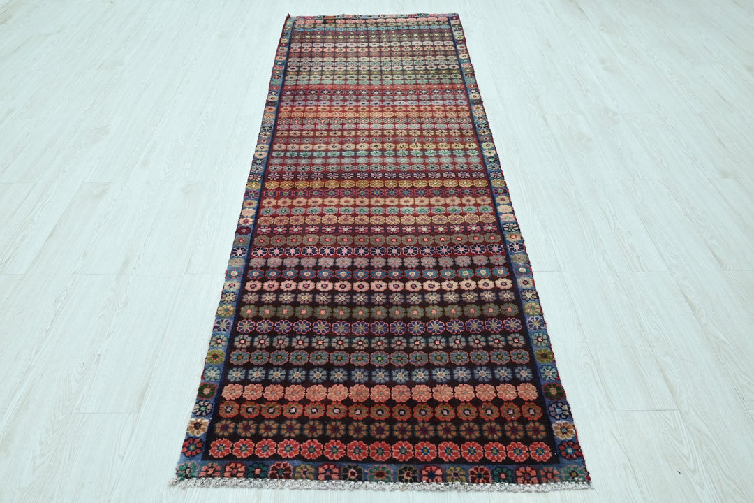 red Runner rug 2' 10" x 8' 7"