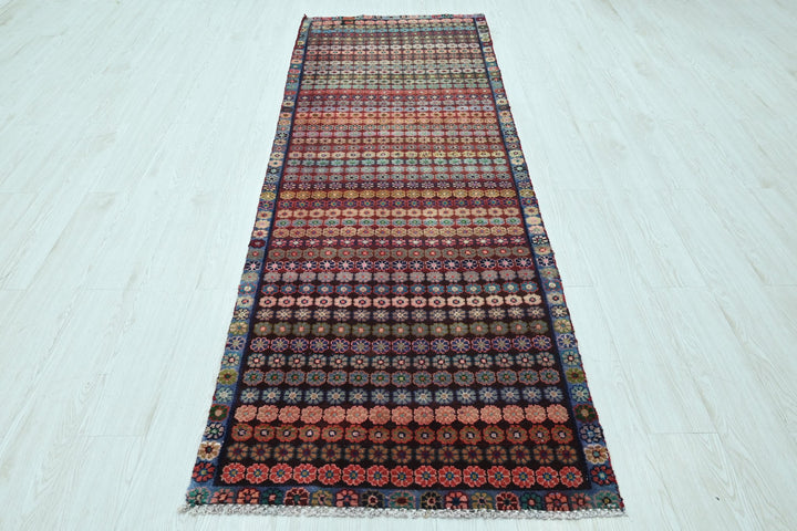 red Runner rug 2' 10" x 8' 7"