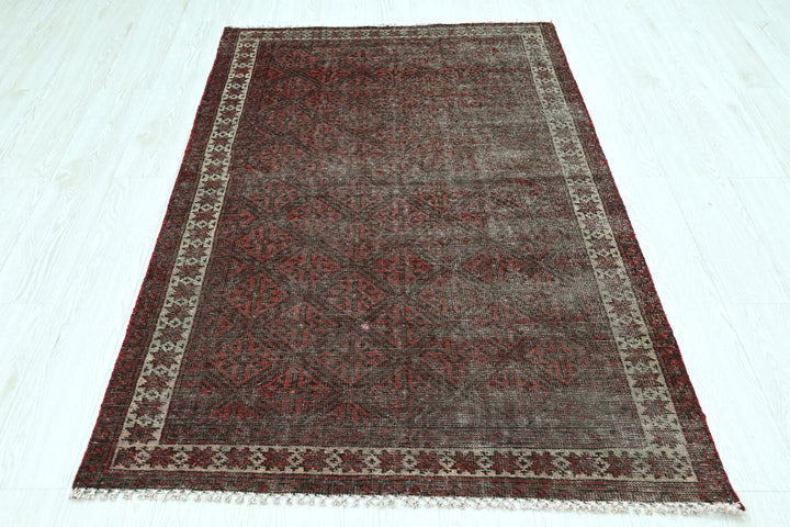 brown Accent rug 3' 6" x 5' 10"