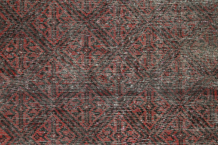 brown Accent rug 3' 6" x 5' 10"