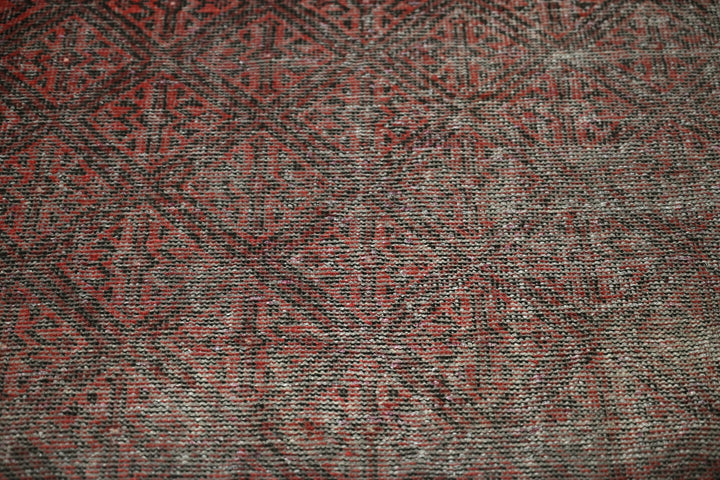 brown Accent rug 3' 6" x 5' 10"