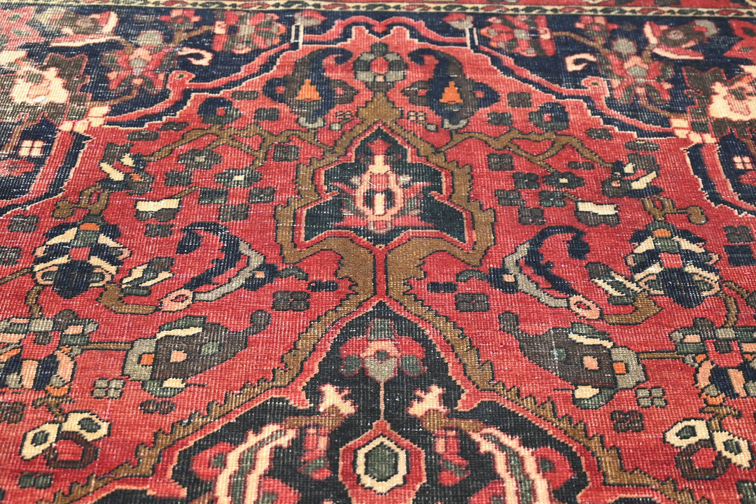 red Large rug 6' 8" x 9' 2"