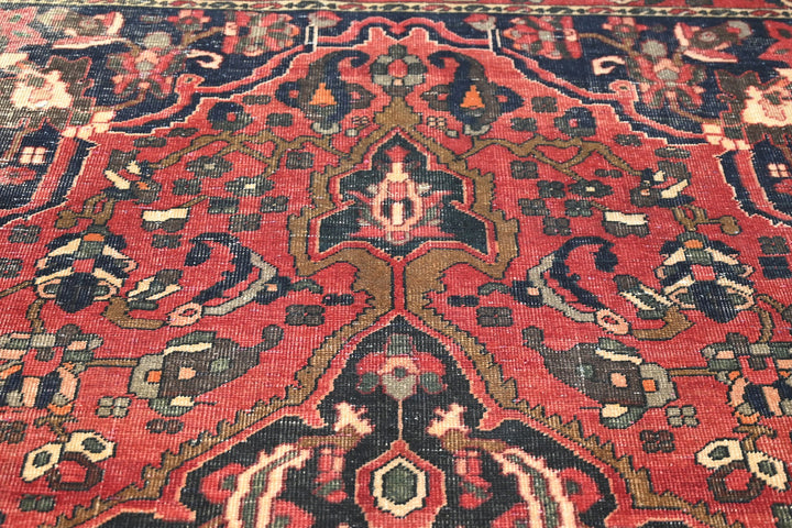 red Large rug 6' 8" x 9' 2"