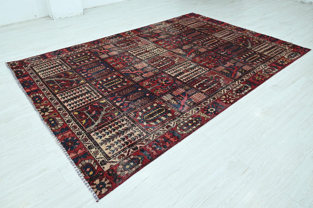red Medium rug 5' 11" x 9' 5"