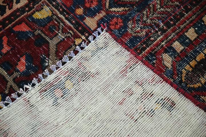 red Medium rug 5' 11" x 9' 5"